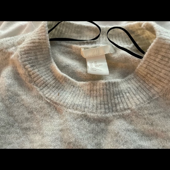 H & M beaded LOVE Wide-cut extra soft off-white sweater. Size XS - Picture 2 of 5